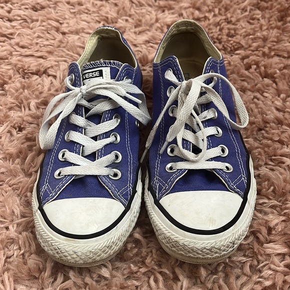 Converse woman’s size 7.5 - Picture 1 of 4